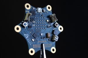 Quantum Gate Arrays: Wave Logic Systems